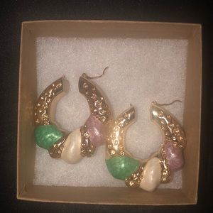 Nice pair of earrings